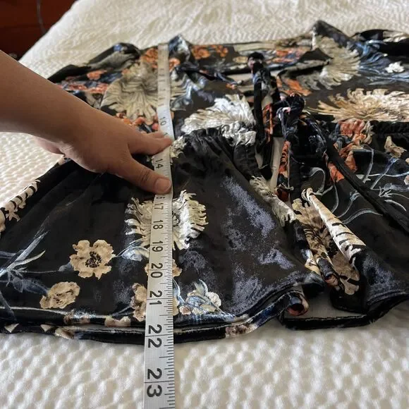 By Together Velvet Floral Print Made In USA Tie Front Blouse Jacket Size S - Picture 8 of 9